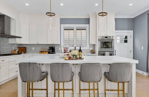 Arefth House | Ultimate Cambridge Mansion Sleeps 14 with Spa Bath, HUGE Game Room & 2 Parking