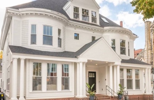 Arefth House | Ultimate Cambridge Mansion Sleeps 14 with Spa Bath, HUGE Game Room & 2 Parking