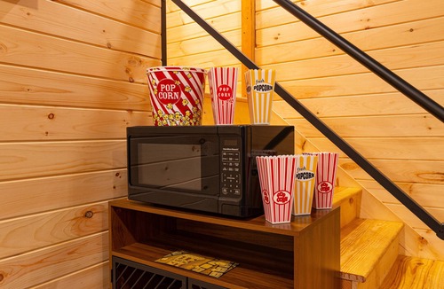 Martin Cabin | Ultimate Entertainment Lakefront Cabin w/Theater & Game Room!