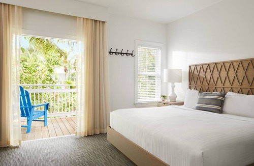 Key West Hotel | Ultimate Florida Getaway! Garden View, 4 Pools, Shuttle Service and Parking!