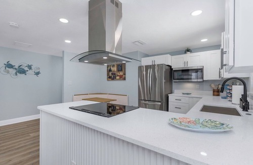 Pinellas Park House | Ultimate Florida Getaway: 2 Units, 1 Great Stay!