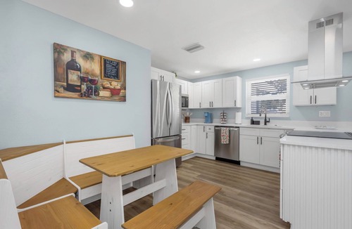 Pinellas Park House | Ultimate Florida Getaway: 2 Units, 1 Great Stay!