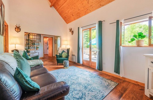 Vengeons House | Ultimate fun in the outdoor pool and at the lake!