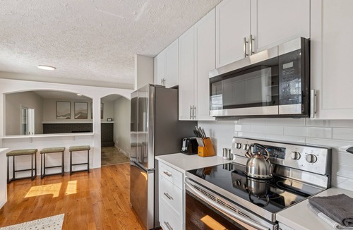 Parma House | Ultimate Group Escape , Heated Pool, Hot Tub - 12 Guests