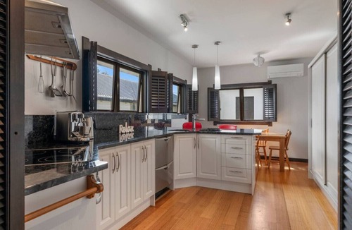 Waitahanui House | Ultimate Lakefront Getaway, Taupo