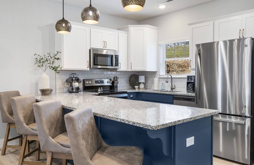 Table Rock House | Ultimate Lakeview Stay with Private Hot Tub, Outdoor Fireplace, Free Daily Tickets & Close to SDC