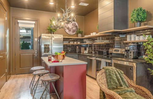 Music Row House | Ultimate Luxury Experience! 4BR w/Beautiful Rooftop Views! Close to Everything!