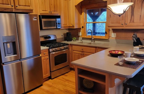 Dahlonega Cabin | Ultimate Mountain retreat, spacious 2 story log cabin, hot tub, firepit