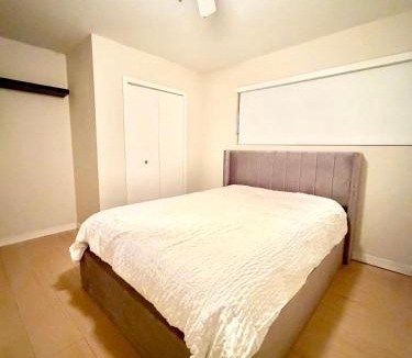 Aldergrove House | Ultimate Oasis-Waterpark, MAJOR INTERNATIONAL SPORTING EVENT!, Zoo & Huge Yard