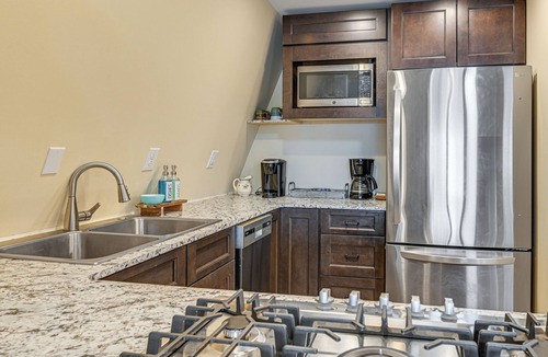 Bradford Cottage | Ultimate Relaxation! Lake-View Cottage in Bradford