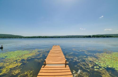 Bradford House | Ultimate Relaxation! Lake-View Cottage in Bradford