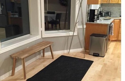 Sandy House | ULTIMATE SKI STAY! CLEAN + MODERN 2 BDRM/2 BATH SUITE + DEN WITH PRIVATE HOT TUB
