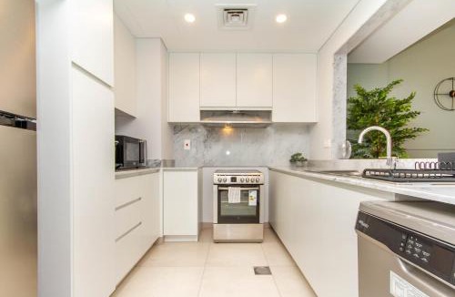 Umm Suqeim 3 Apartment | Ultimate Stay - Luxury 2BR Apartment with Iconic Burj Al Arab View from the Swimming Pool