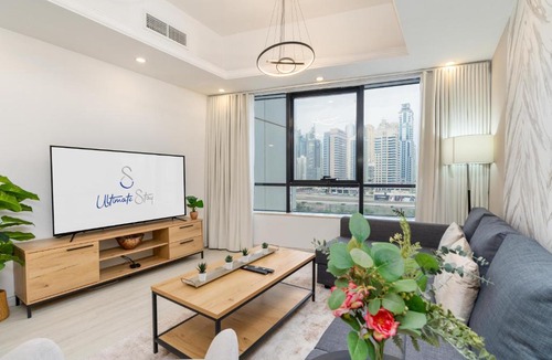 Jumeirah Lake Towers Apartment | Ultimate Stay - Modern 1BR with City View Rooftop Pool Access