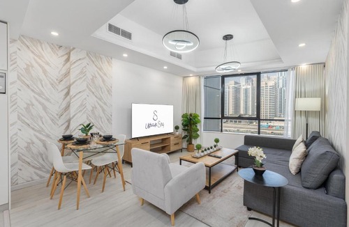Jumeirah Lake Towers Apartment | Ultimate Stay - Modern 1BR with City View Rooftop Pool Access