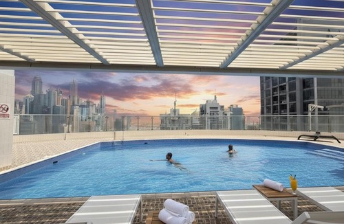 Jumeirah Lake Towers Apartment | Ultimate Stay - Modern 1BR with City View Rooftop Pool Access