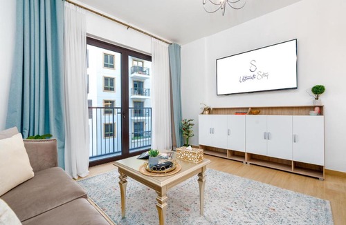 Dubai Apartment | Ultimate Stay - Stylish 1BR Apartment in La Mer Dubai with Balcony and Partial Marina Views