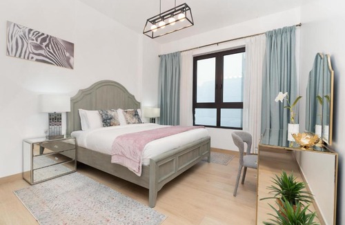 Dubai Apartment | Ultimate Stay - Stylish 1BR Apartment in La Mer Dubai with Balcony and Partial Marina Views