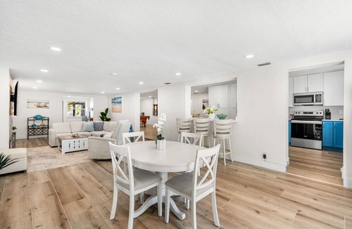 Seacoast Shores House | Ultimate Beach Oasis: Heated Pool, Game Room, BBQ & Pet-Friendly 🏖️