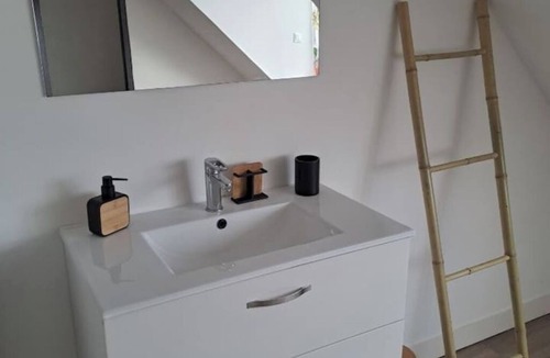 Le Bizet Apartment | Ultra-comfortable modern apartment for up to 5 people.