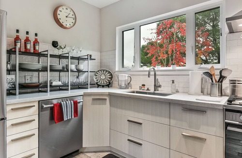 San Rafael House | Ultra Comfy, Quiet, Bright, Private Perch in Central Marin!