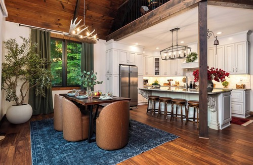 Lake Lure Cabin | Ultra lux lakefront estate with private beach