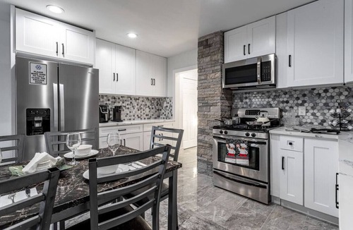 Constable Hook Apartment | Ultra Modern 4BR-2BA-9 Beds | MetLife-NYC-Parking