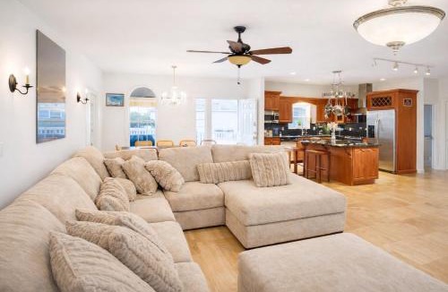 Tampa House | UltraLuxury Stays Sleeps 22 Tampa FL
