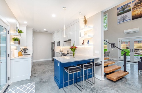Columbia House | Ultramodern Net-Zero Briarwood Estate heart of Columbia MO