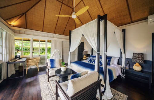 Sayan Hotel | Uma Kalai