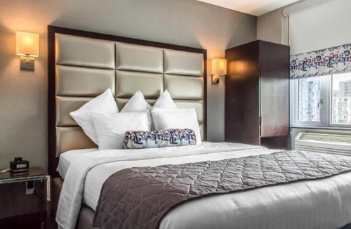 West Bronx Hotel | Umbrella Hotel