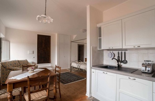 Collepepe Apartment | Umbrian Charm with Pool Alfresco Delight