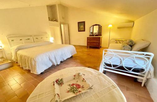 San Brizio Villa | Umbrian Paradise contains 5 Bedrooms with Private Pool and Stunning Views