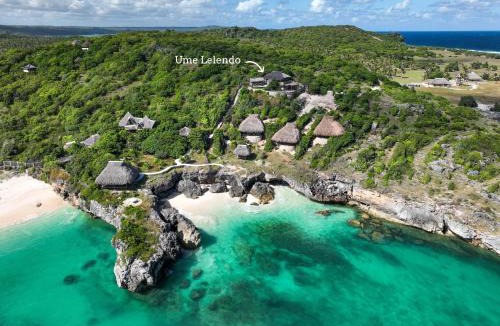 Rote Island House | Ume Lelendo
