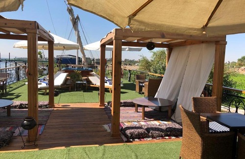 Aswan Hotel | Umm Kulthum