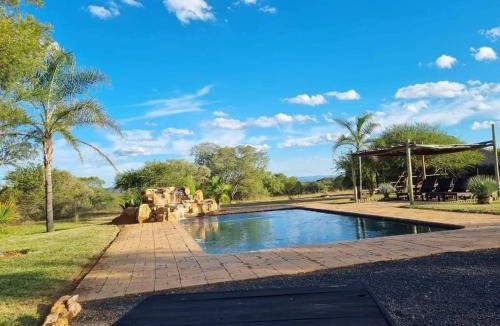 Madibeng Cabin | Unathi Game Lodge