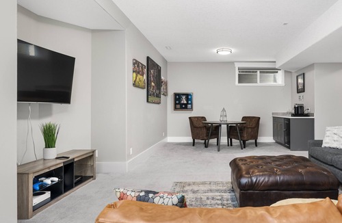 Renfrew House | Unbeatable Location for Your Stampede Trip!