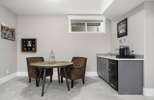 Renfrew House | Unbeatable Location for Your Stampede Trip!