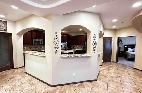 West Bluff House | Unbeatable Views! 4BD/2.5BA Custom Home near Old Town