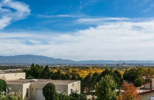 West Bluff House | Unbeatable Views! 4BD/2.5BA Custom Home near Old Town