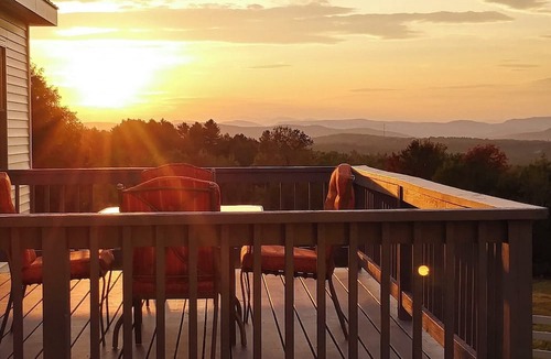 Paris Apartment | Unbeatable Views & Privacy at Blank Slate Farm