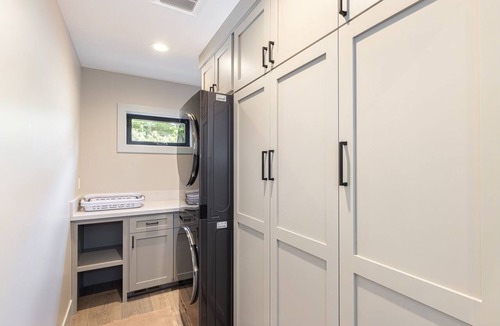 Napa House | Uncork & Unwind · Luxe Executive Stays · Downtown Napa