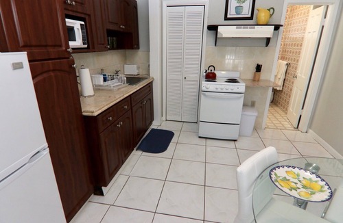 Glenvar Heights Apartment | Under 100 per night this Fall - 4-acre, private property, large pool.Book Now!