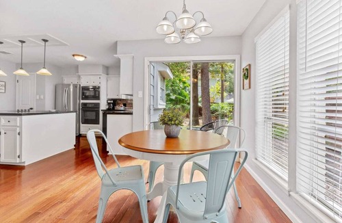 Grogan's Mill House | Under a Tree - Family Home in the Heart of The Woodlands