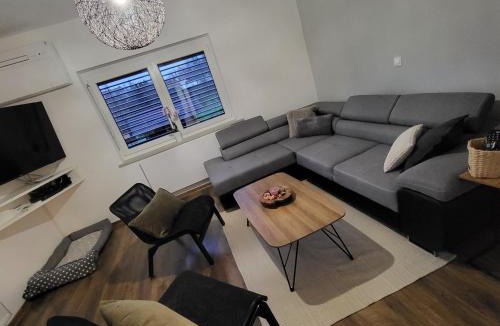 Domzale Apartment | Under The Castle
