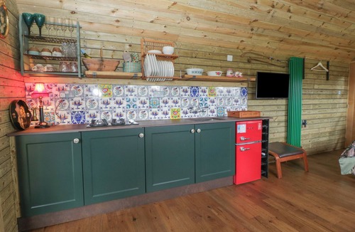Congresbury Cottage | Under the Oak Tree Shepherd's Hut