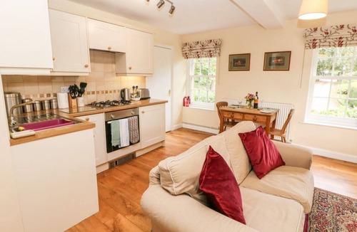 Hoylandswaine House | Underbank Hall Cottage, Stocksbridge