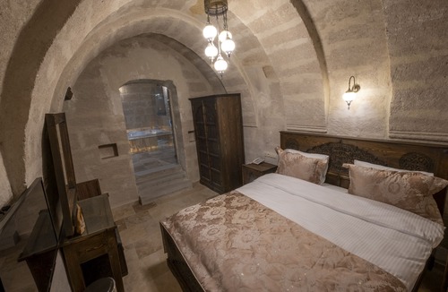 Cavusin Hotel | Underground Cave Suites