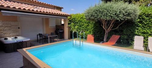 Jonquerettes House | Une Parenthèse Sous l'Olivier - Piscine & Jacuzzi en Provence