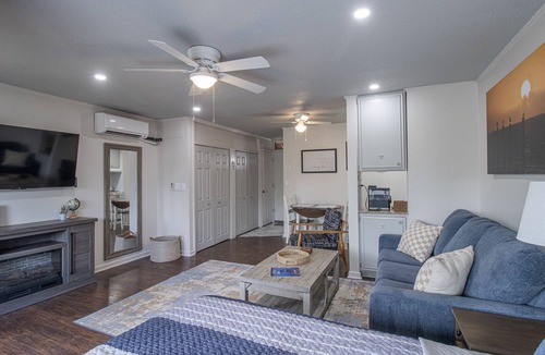 Diamondhead Condo | unFOREgettable 19th hole condo - steps from the Country Club & Golf - Pets OK!